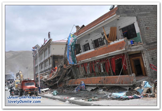 صور من بركان أيسلندا + صور من زلزال يوشو في الصين Earthquake-Yushu-China-03