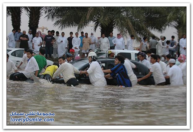 அண்மையில் சவுதியில் இடம்பெற்ற அனர்த்தம் (படங்கள்) - Page 9 2010-5-3-Rain-Riyadh-87