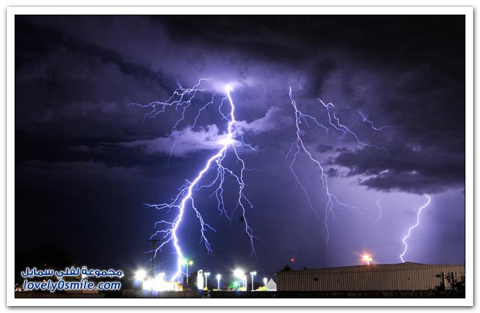 صور البرق والعواصف والأعاصير وتأثيراتها Stormy_skies-17