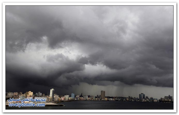 صور البرق والعواصف والأعاصير وتأثيراتها Stormy_skies-28