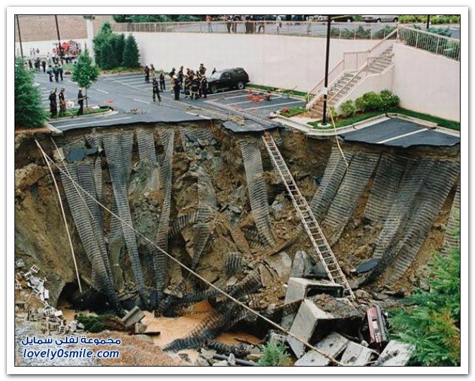  حفر وتصدعات أرضية حول العالم Giant_sinkholes_and_road_collapses_17