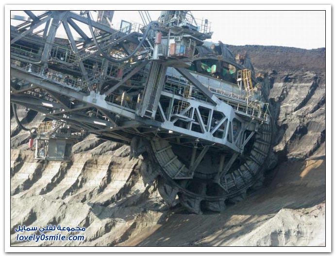 صور لاكبر الة حفر في العالم Largest-digging-machine-in-the-world-02