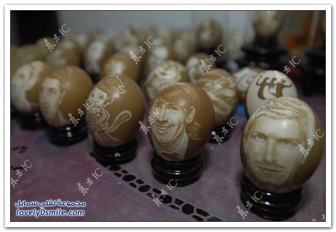 فنان صيني يرسم نجوم كرة القدم على البيض  World_cup_egg_carving_02