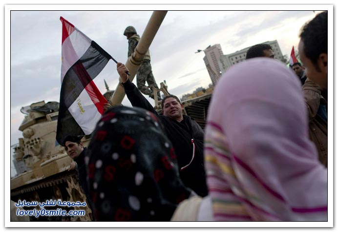 نهاية تضحيات وصبر شعب مصر Mubarak-step-down-03