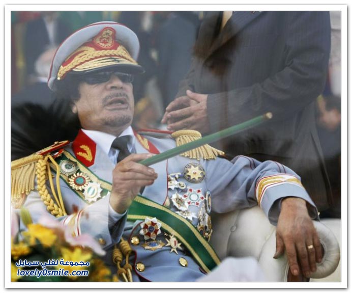 القذافي خلال مسيرة لـأكثر من أربع عقود فعلا مجنون شاهد Gaddafi-23