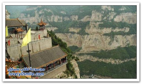 معبد هنغشان المعلق في الصين Hengshan-Temple-commentator-in-China-05