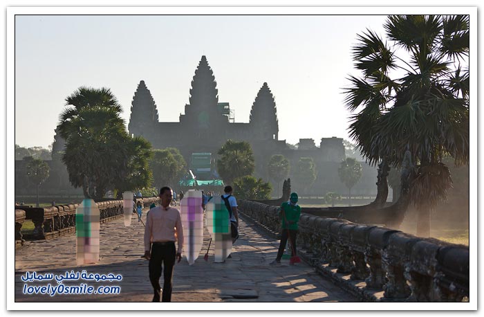    ( )   Temple-of-Angkor-Wat-in-Cambodia-03