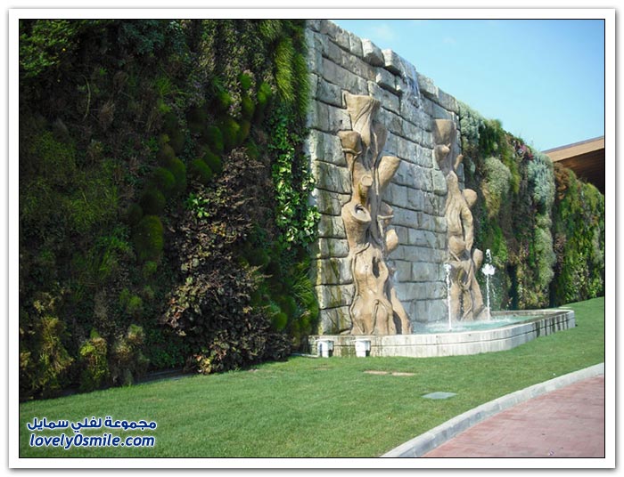 حديقة روتسانو الإيطالية أكبر حديقة عمودية في العالم. Largest-vertical-garden-in-the-world-05