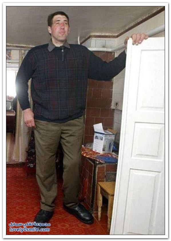 أطول رجل في العالم يرفض الدخول في موسوعة غينيس / صور Tallest-man-in-The-world-07