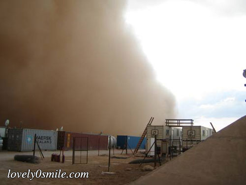 عاصفة حدثت في العراق مع الجيش الامريكي Sandstorm-in-iraq-01