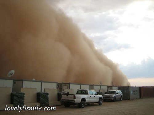 عاصفة حدثت في العراق مع الجيش الامريكي Sandstorm-in-iraq-14