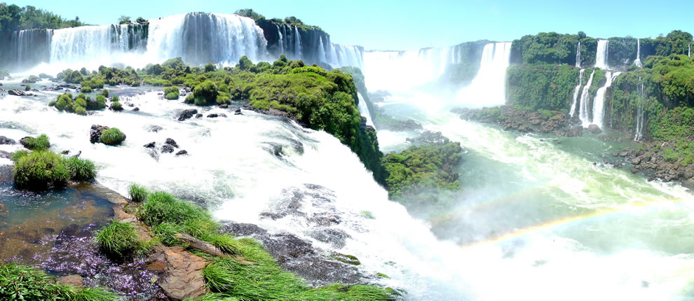 Increíble Cataratas del Iguazú: encima, debajo, o en un barco en la Garganta del Diablo, fotos  Panorama-des-chutes-de-lIguazu-Iguazu-Waterfalls