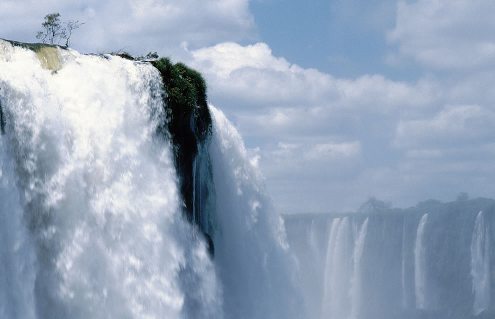 Increíble Cataratas del Iguazú: encima, debajo, o en un barco en la Garganta del Diablo, fotos  Wanna-get-wet