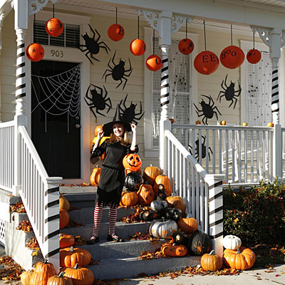 Halloween pictures - Page 4 43317-Crepe-Paper-Railings