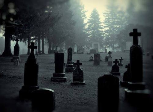 Halloween pictures - Page 8 44416-Graveyard