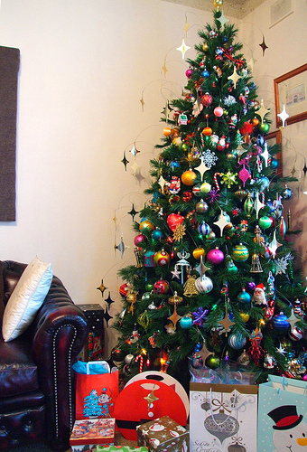 christmas  48401-Christmas-Tree-With-Gifts