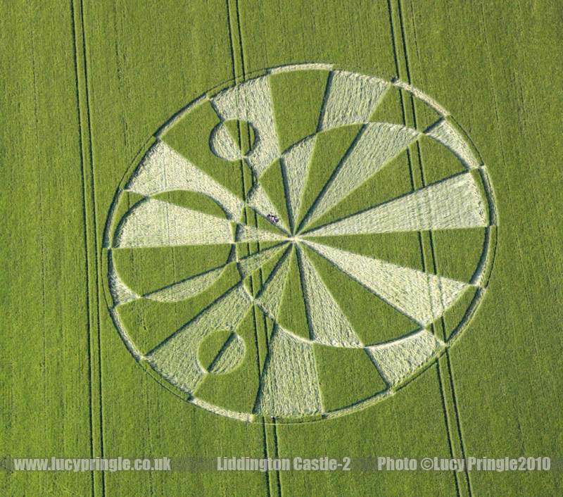 Crop Circles 2010 - Página 6 Liddington-castle-2
