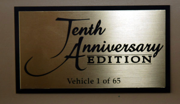 Connaissez vous le Hummer H1 tenth anniversary edition ? Le.emblem.600