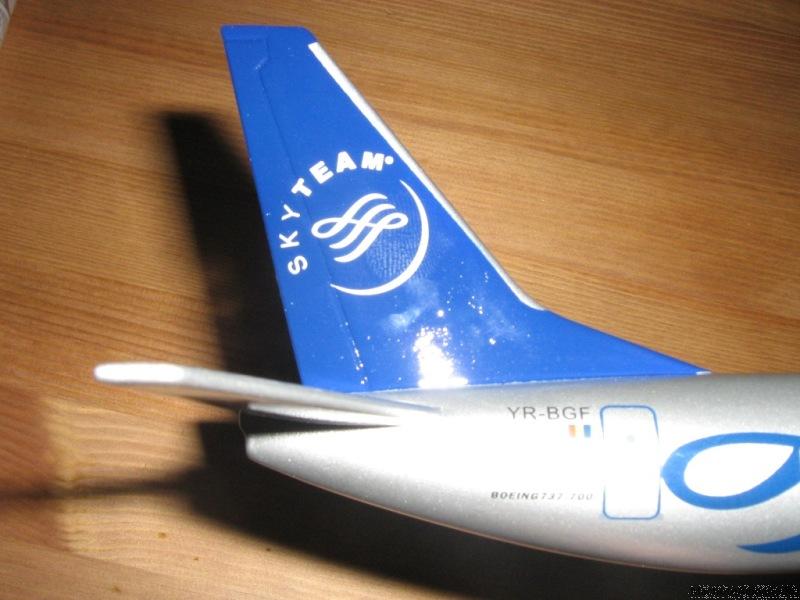 Modele de avioane civile - 2011 - Pagina 4 327_494_tarom_yr_bgf_4