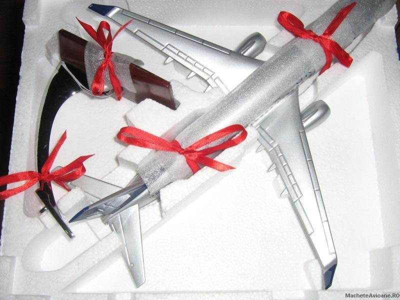 Modele de avioane civile - 2011 - Pagina 4 327_497_tarom_yr_bgf_3