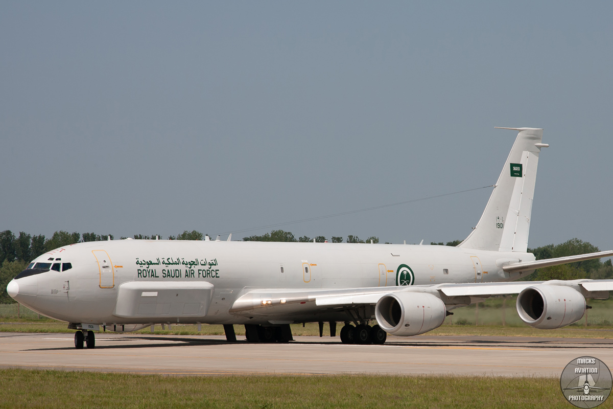 طائرة الحرب الالكترونية RE _3A  boeing MHZ040610_37