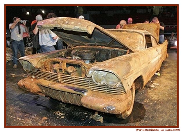 Mise en terre d'une Belvédère 57 ... Plymouth-belvedere-enterree-44