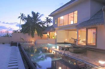 Villa Blanca (centre d'entranement) Maldives_hotel_huvaven_fushi_beach_villa