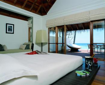 Villa Blanca (centre d'entranement) Maldives_hotel_huvaven_fushi_bungalow_plage_deluxe2