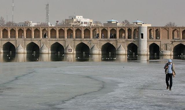 مدينة اصفهان في ايران  40_182215_1245006564