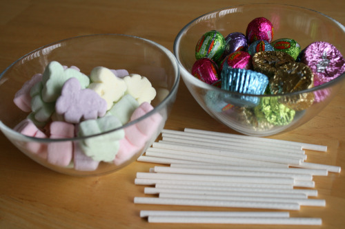  إبداعات نتيّه ♨ . . ╣ صور و دروس الأشغال اليدويّة ╔  Easter-Candy-Lollipop-supplies