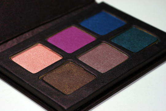 حصرررررى وبالصور مكياج العروسه  Stila-backstage-eye-shadow-palette-swatches-review-open