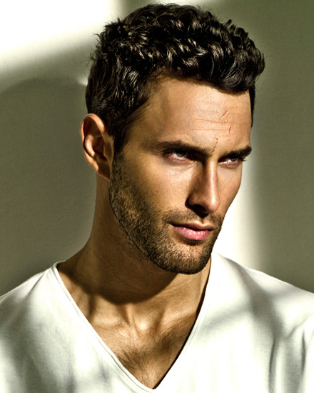 Những Siêu Mẫu Quốc Tế nổi tiếng. Tập 159: Susan Blakely. - Page 7 Noah-Mills-by-Ali-Kepenek-MaleModelSceneNet-03