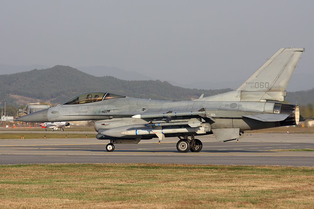  FUERZA AÉREA DE KOREA DEL SUR (ROKAF) KF16C_93-4060_091021