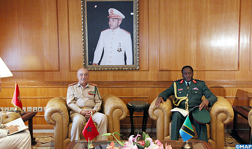 Coopération militaire Maroc-Tanzanie Rabat-Bennani-recoit-une-delegation-de-Tanzanienne-M1