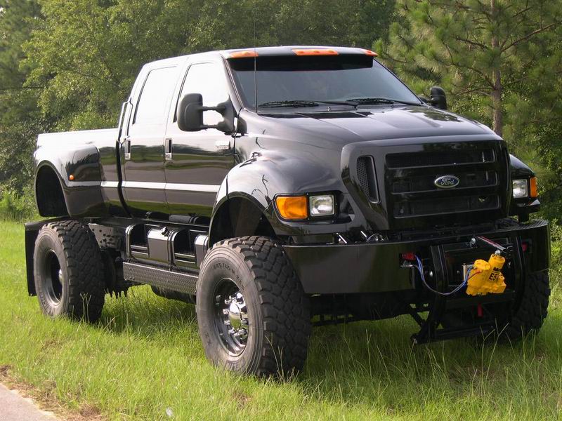 الفورد تنازل عن سرعته واصبح وحشا ً!! Ford_f650_05