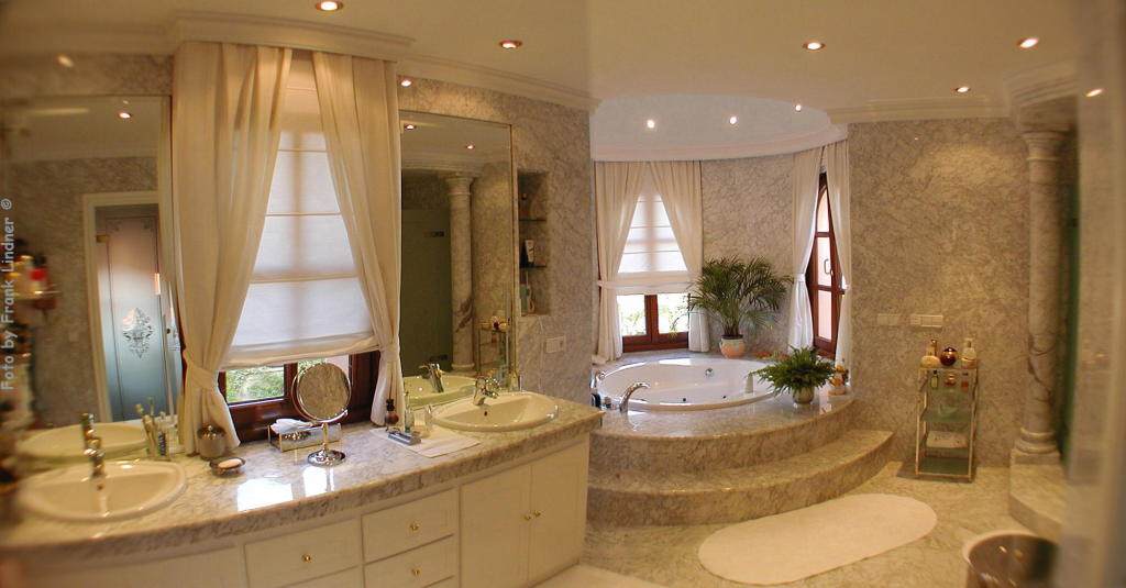 احدث وارقى الاثاثات Mr_28_1024master_bathroom1