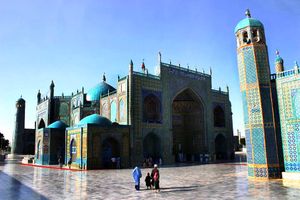 سافر لبلد و اتمنى بلد اخري.. - صفحة 3 Mazar-e_sharif_-_Steve_Evans