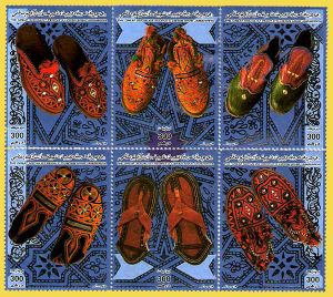 الطوارق 300px-Libyan-stamps-tuareg-shoes