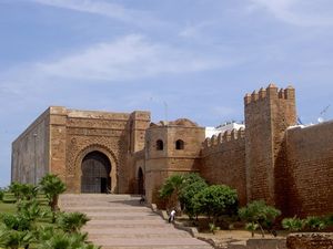  مدينة الرباط 300px-Palace_gate