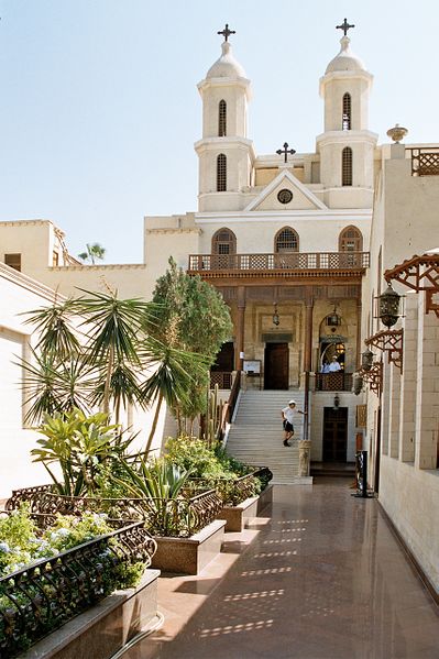 موجز تاريخ مصر القديم والإسلامي والحديث 399px-Cairo%2C_Old_Cairo%2C_Hanging_Church%2C_Egypt%2C_Oct_2004