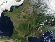 فرنسا 180px-Satellite_image_of_France_in_August_2002