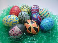  عيد الربيع كل سنة وانتم طيبين 200px-Egg3