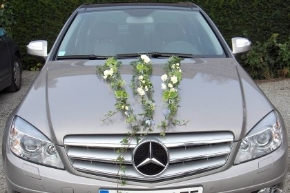 أحْلَى تَزْيين سَيّارَات لِلعَرَايِس  Voiture-decoration-mariage-mariee-16