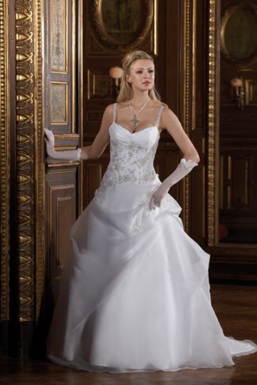 ***اللي عرسها قرب تدخل تخير*** Tomy-mariage-robe-mariee-2009-12