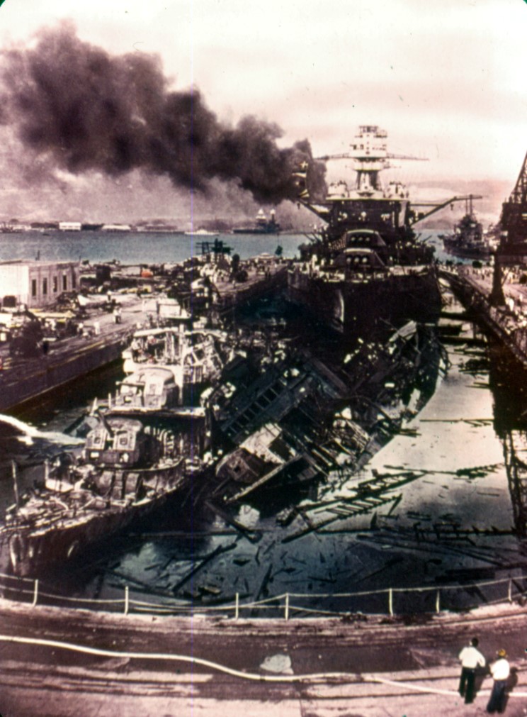 Fotografías a color del ataque a Pearl Harbor 11_uss_cassin_uss_downes_uss_pennsylvania