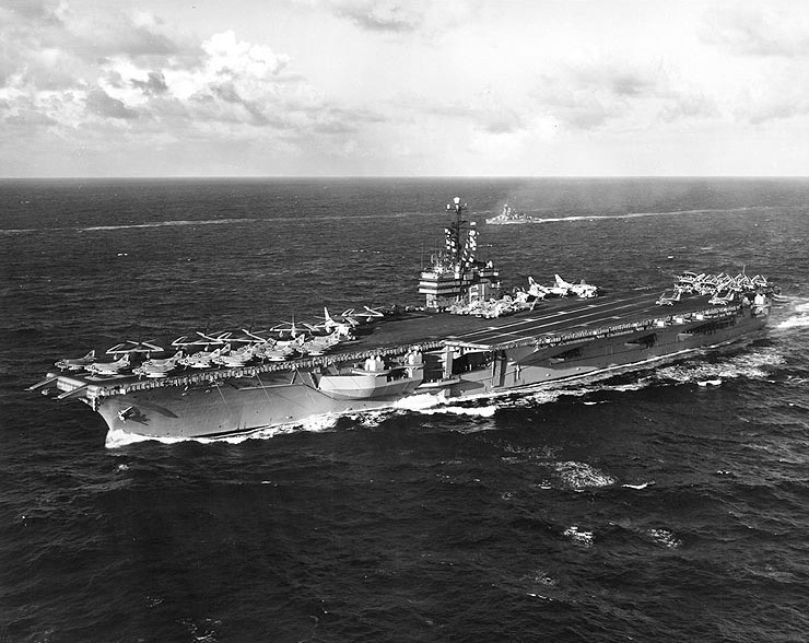 البحرية الامريكية فى الحرب العالمية الثانية  Cva61_b