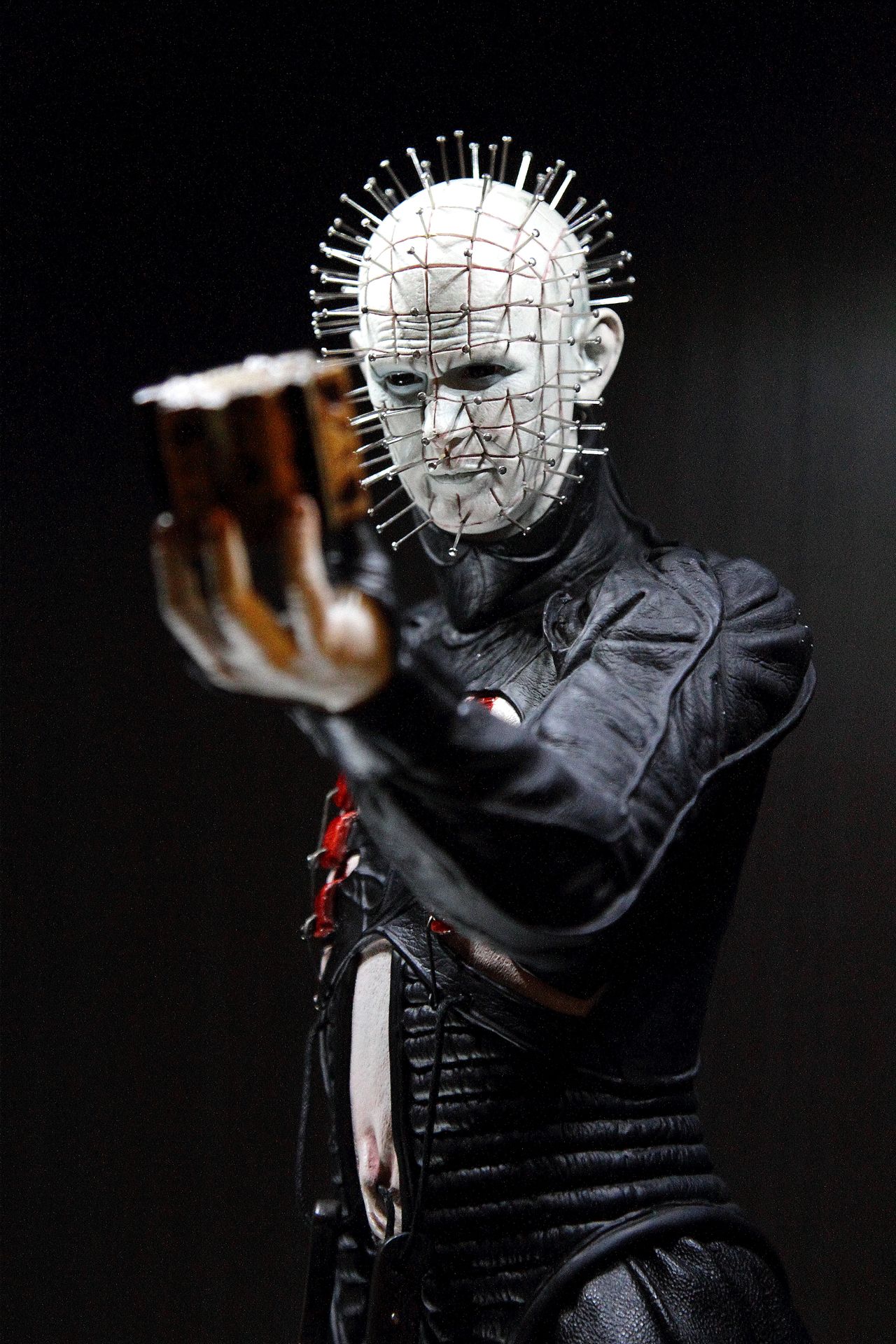 HELLRAISER: PINHEAD Premium format - Page 2 Pin5