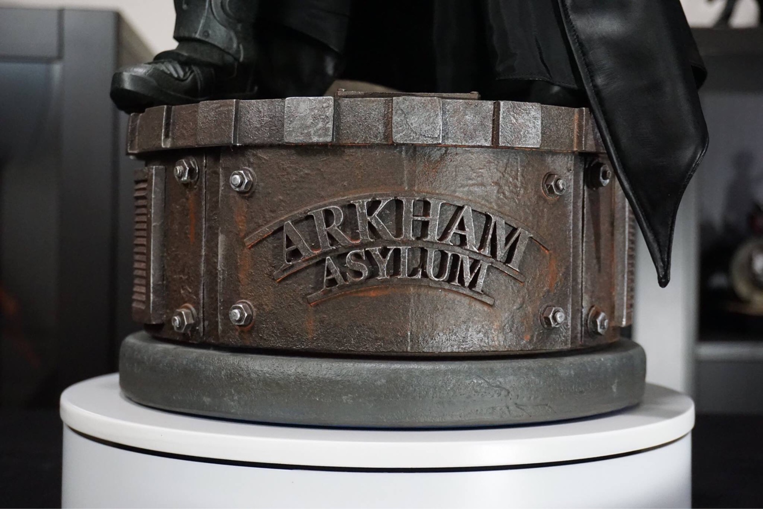 BATMAN ARKHAM ASYLUM PREMIUM FORMAT - Page 2 Batarkham6