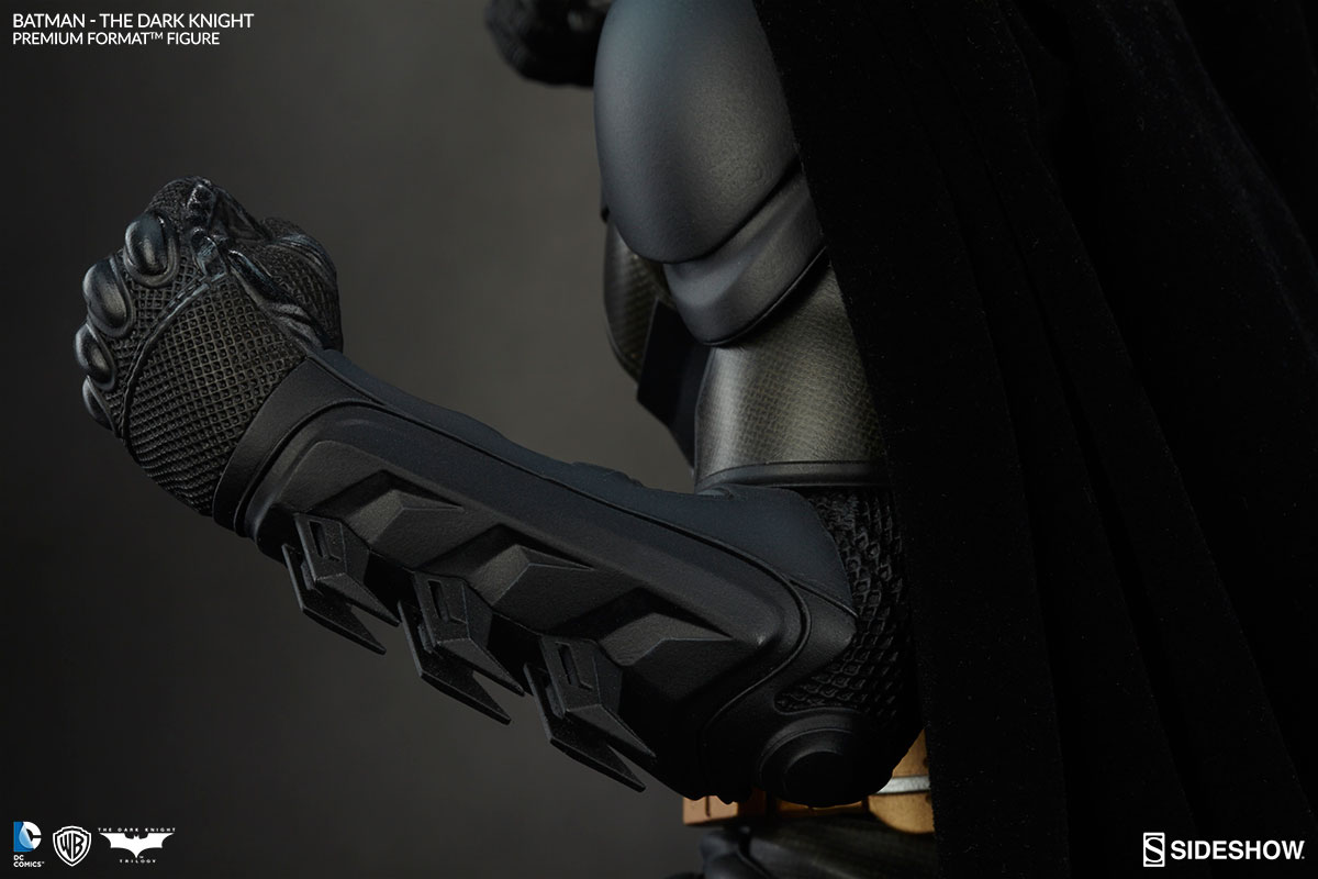 BATMAN : THE DARK KHNIGHT RISES PREMIUM FORMAT Batman-the-dark-knight-premium-format-sideshow-300229-10