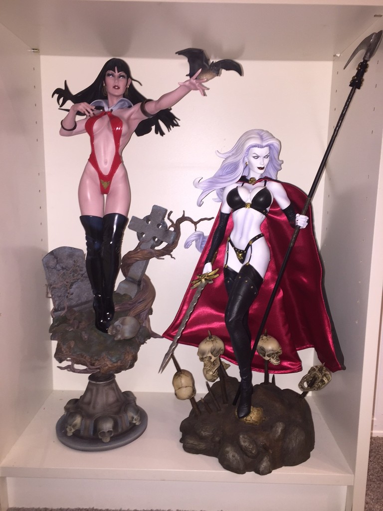 VAMPIRELLA Premium format new 2015 - Page 6 Vampirella_with_Lady_Death_zpsstvv0bvu